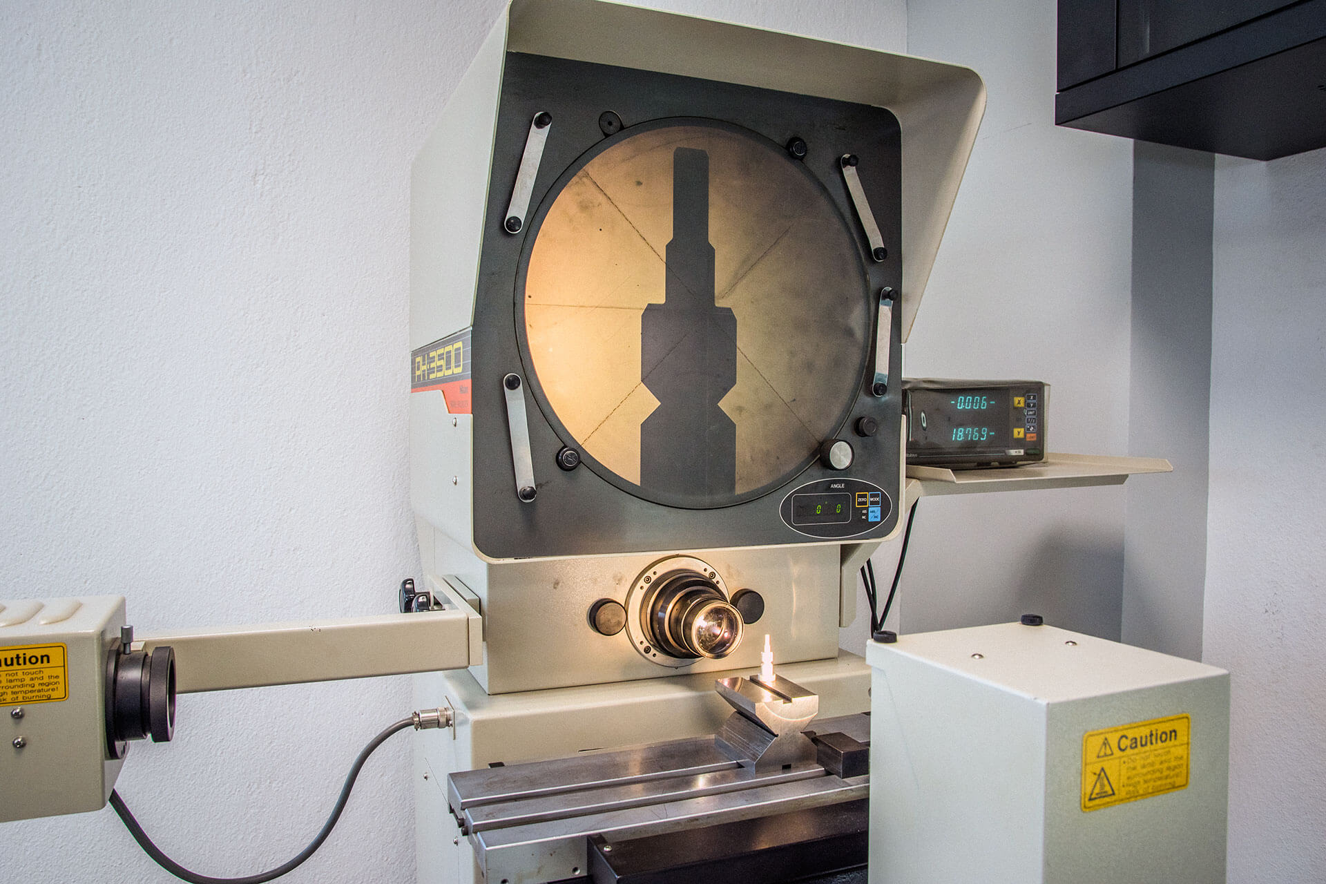 Proiettore di profili Mitutoyo