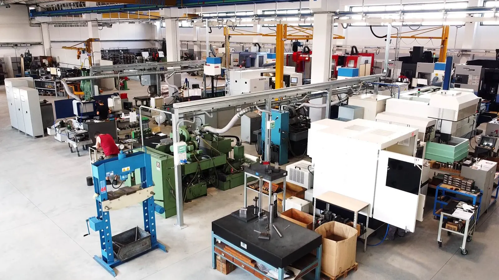 Macchine utensili e centri di lavoro CNC O.M.C.